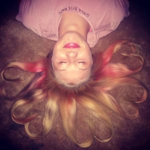 Meet your Posher, Kaya